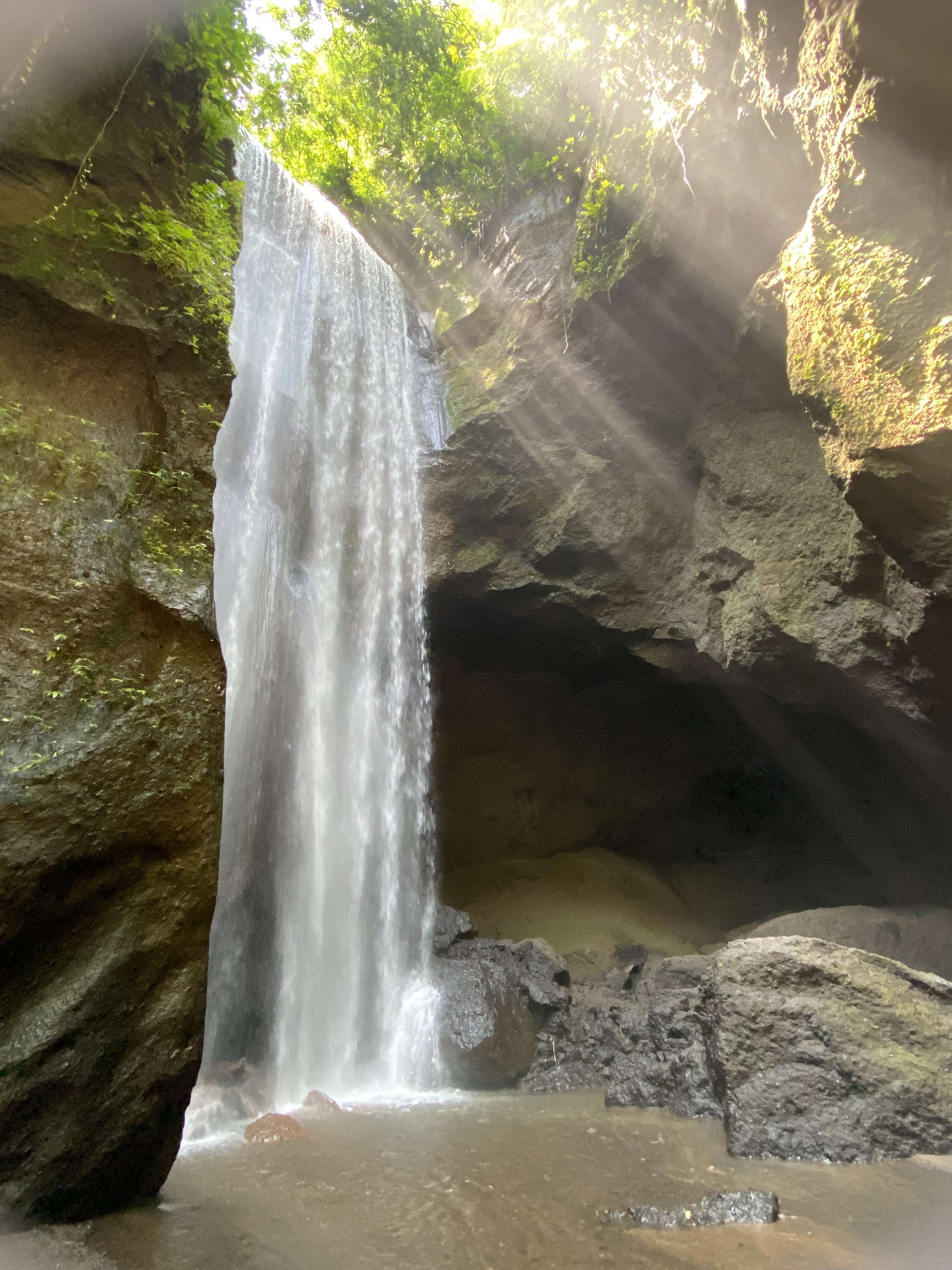 Goa Raja Waterfall(1)